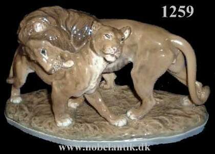 Løvegruppe, -  L. 33 cm. - 10500.-